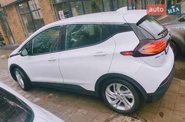 Хэтчбек Chevrolet Bolt EV 2022 в 
