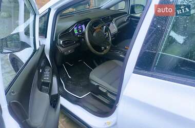 Хэтчбек Chevrolet Bolt EV 2022 в 
