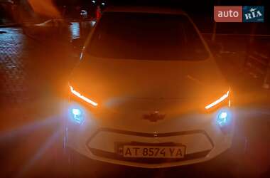 Хэтчбек Chevrolet Bolt EV 2022 в 