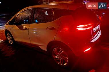 Хэтчбек Chevrolet Bolt EV 2022 в 