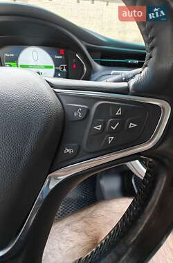 Хэтчбек Chevrolet Bolt EV 2020 в 
