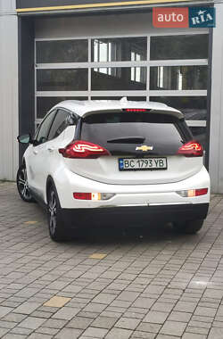 Хэтчбек Chevrolet Bolt EV 2018 в 
