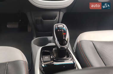 Хэтчбек Chevrolet Bolt EV 2018 в 