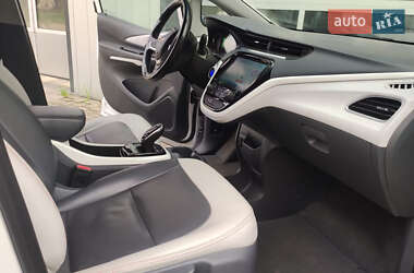 Хэтчбек Chevrolet Bolt EV 2018 в 