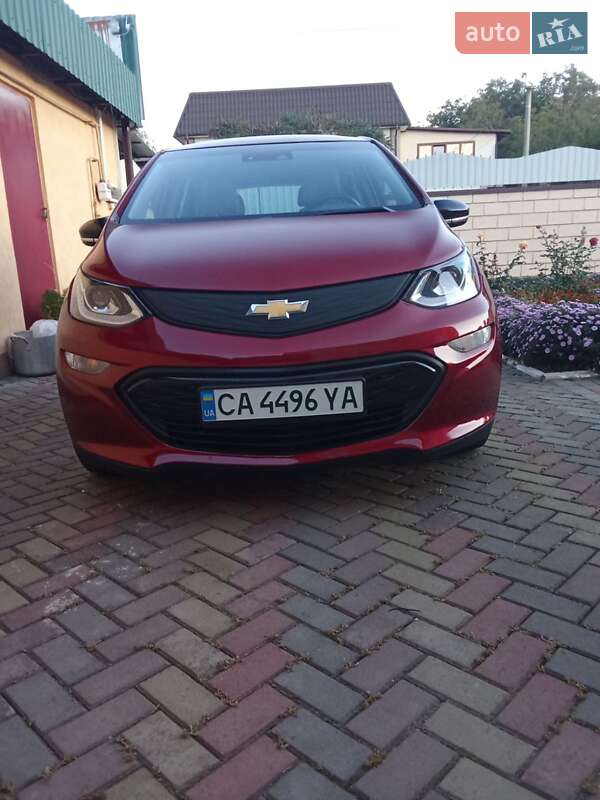 Хэтчбек Chevrolet Bolt EV 2020 в 