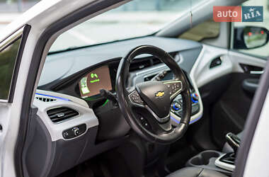 Хэтчбек Chevrolet Bolt EV 2017 в 