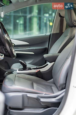Хэтчбек Chevrolet Bolt EV 2017 в 