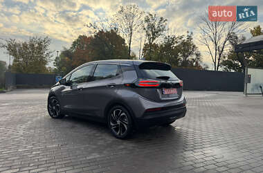 Хэтчбек Chevrolet Bolt EV 2022 в 