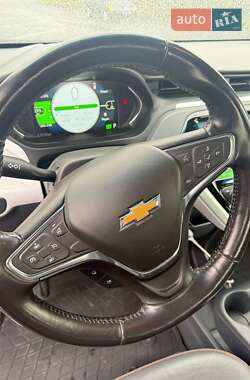 Хэтчбек Chevrolet Bolt EV 2020 в 
