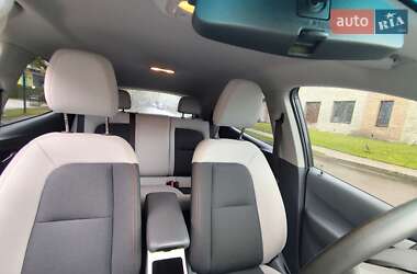 Хэтчбек Chevrolet Bolt EV 2019 в 