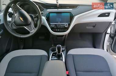 Хэтчбек Chevrolet Bolt EV 2020 в 