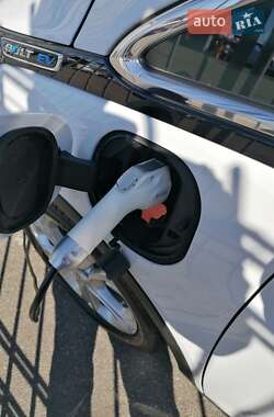 Хэтчбек Chevrolet Bolt EV 2020 в 