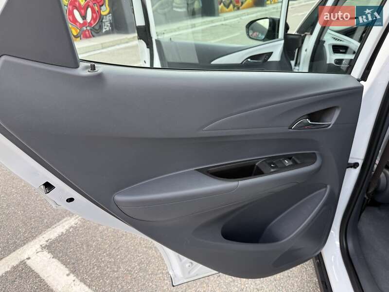 Хетчбек Chevrolet Bolt EV 2017 в Києві