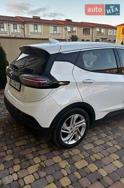 Хэтчбек Chevrolet Bolt EV 2023 в 