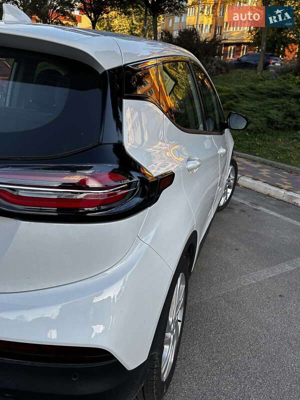 Хэтчбек Chevrolet Bolt EV 2023 в Киеве