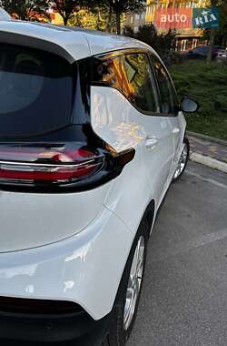 Хэтчбек Chevrolet Bolt EV 2023 в 