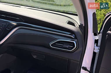 Хэтчбек Chevrolet Bolt EV 2022 в 