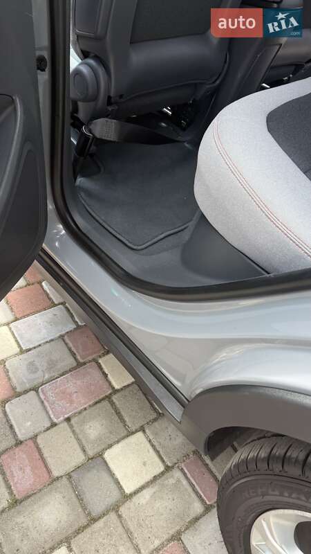 Хэтчбек Chevrolet Bolt EV 2019 в Дрогобыче