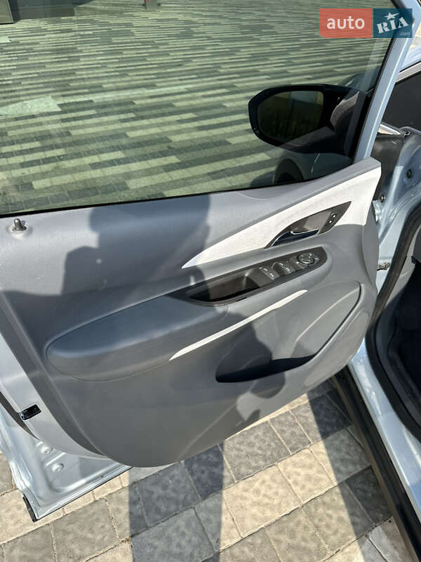 Хетчбек Chevrolet Bolt EV 2017 в Львові