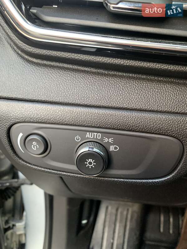 Хэтчбек Chevrolet Bolt EV 2023 в Золочеве фото 21 Хэтчбек Chevrolet Bolt EV 2023 в Золочеве