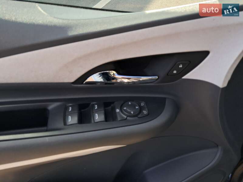 Хэтчбек Chevrolet Bolt EV 2017 в Львове фото 15 Хэтчбек Chevrolet Bolt EV 2017 в Львове