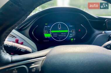 Хетчбек Chevrolet Bolt EV 2017 в 