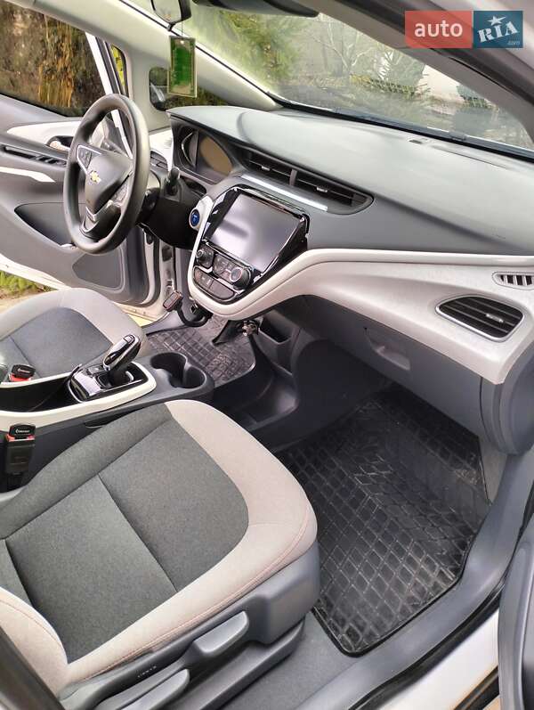 Хэтчбек Chevrolet Bolt EV 2018 в Днепре фото 7 Хэтчбек Chevrolet Bolt EV 2018 в Днепре