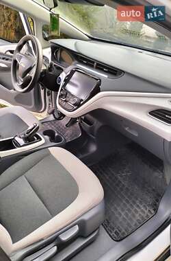 Хетчбек Chevrolet Bolt EV 2018 в  фото 7 Хетчбек Chevrolet Bolt EV 2018 в