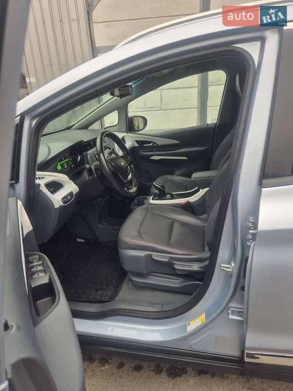 Хэтчбек Chevrolet Bolt EV 2017 в Киеве фото 4 Хэтчбек Chevrolet Bolt EV 2017 в Киеве