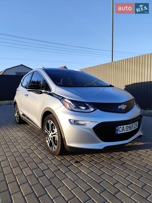 Хетчбек Chevrolet Bolt EV 2017 в Черкасах фото 14 Хетчбек Chevrolet Bolt EV 2017 в Черкасах