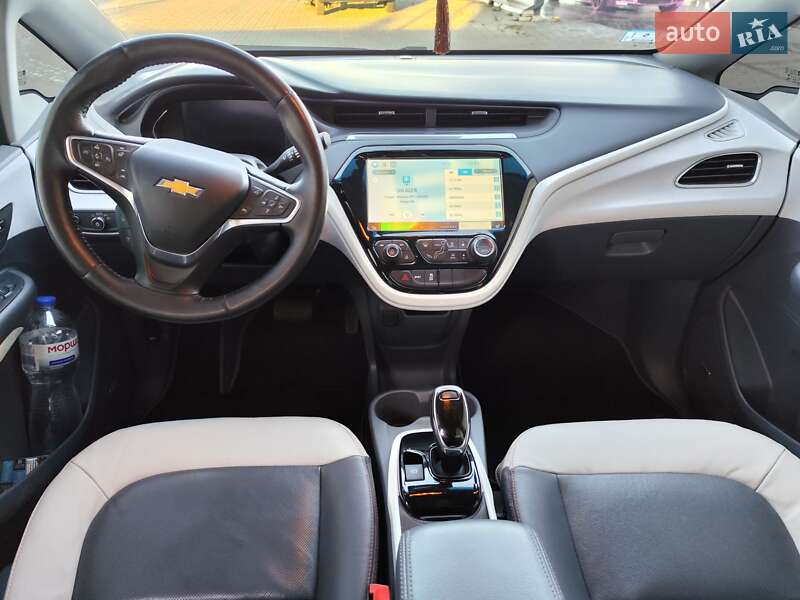 Хетчбек Chevrolet Bolt EV 2017 в Черкасах фото 23 Хетчбек Chevrolet Bolt EV 2017 в Черкасах