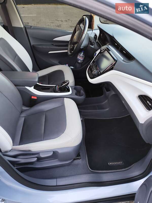 Хетчбек Chevrolet Bolt EV 2017 в Черкасах фото 27 Хетчбек Chevrolet Bolt EV 2017 в Черкасах