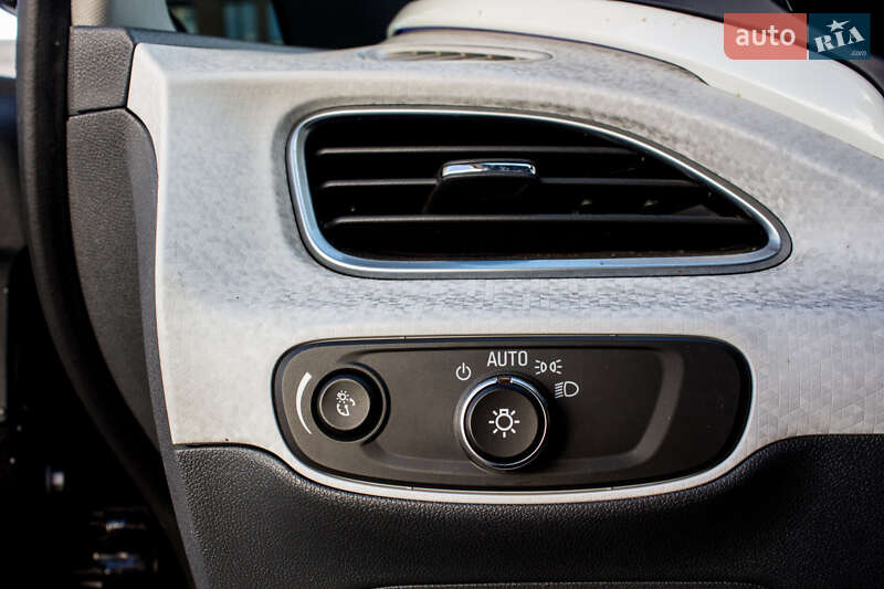 Хэтчбек Chevrolet Bolt EV 2020 в Львове