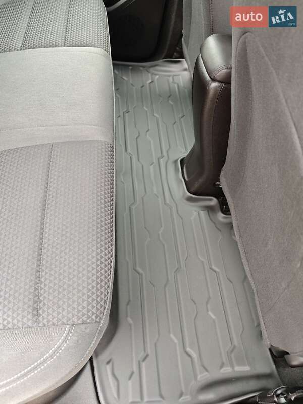 Хэтчбек Chevrolet Bolt EV 2023 в Полтаве фото 8 Хэтчбек Chevrolet Bolt EV 2023 в Полтаве