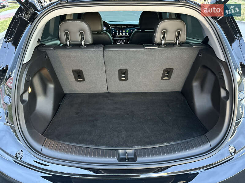 Хэтчбек Chevrolet Bolt EV 2023 в Виннице фото 43 Хэтчбек Chevrolet Bolt EV 2023 в Виннице