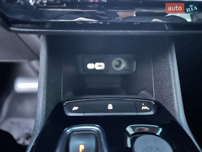 Хэтчбек Chevrolet Bolt EV 2023 в Виннице фото 61 Хэтчбек Chevrolet Bolt EV 2023 в Виннице