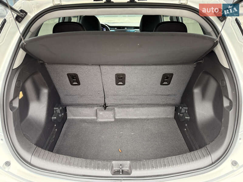 Хэтчбек Chevrolet Bolt EV 2023 в Киеве фото 14 Хэтчбек Chevrolet Bolt EV 2023 в Киеве
