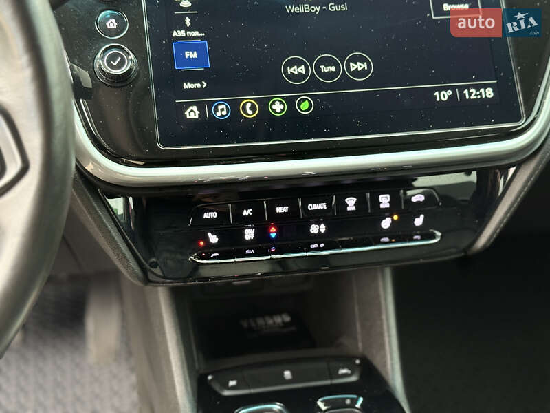 Хэтчбек Chevrolet Bolt EV 2023 в Киеве фото 28 Хэтчбек Chevrolet Bolt EV 2023 в Киеве