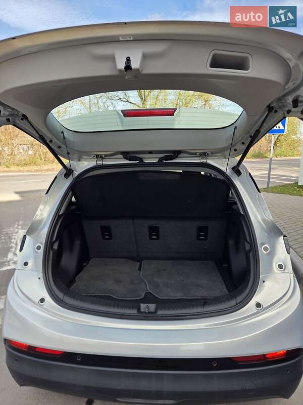 Хэтчбек Chevrolet Bolt EV 2023 в Виннице фото 22 Хэтчбек Chevrolet Bolt EV 2023 в Виннице