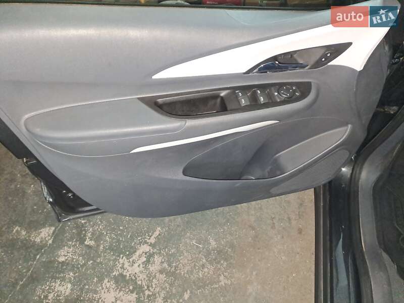 Хэтчбек Chevrolet Bolt EV 2020 в Решетиловке фото 7 Хэтчбек Chevrolet Bolt EV 2020 в Решетиловке
