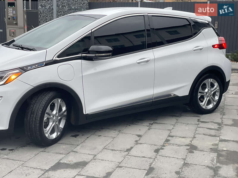 Хэтчбек Chevrolet Bolt EV 2021 в Львове фото 7 Хэтчбек Chevrolet Bolt EV 2021 в Львове