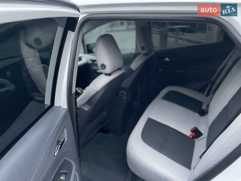 Хэтчбек Chevrolet Bolt EV 2021 в Львове фото 23 Хэтчбек Chevrolet Bolt EV 2021 в Львове