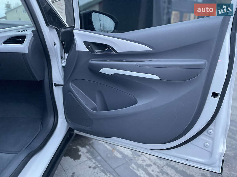 Хэтчбек Chevrolet Bolt EV 2021 в Львове фото 28 Хэтчбек Chevrolet Bolt EV 2021 в Львове