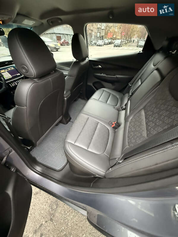 Хэтчбек Chevrolet Bolt EV 2023 в Киеве фото 10 Хэтчбек Chevrolet Bolt EV 2023 в Киеве