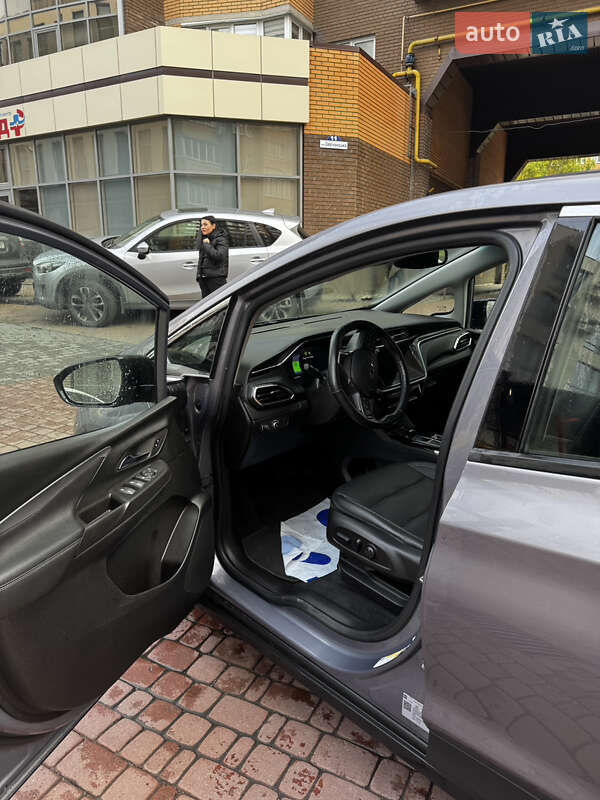 Хетчбек Chevrolet Bolt EV 2023 в Хмельницькому фото 8 Хетчбек Chevrolet Bolt EV 2023 в Хмельницькому