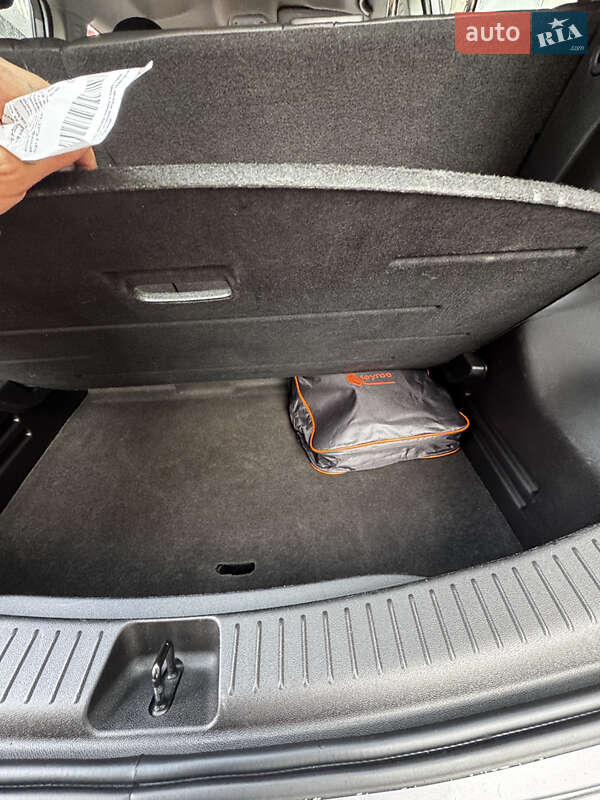 Хетчбек Chevrolet Bolt EV 2023 в Хмельницькому фото 12 Хетчбек Chevrolet Bolt EV 2023 в Хмельницькому