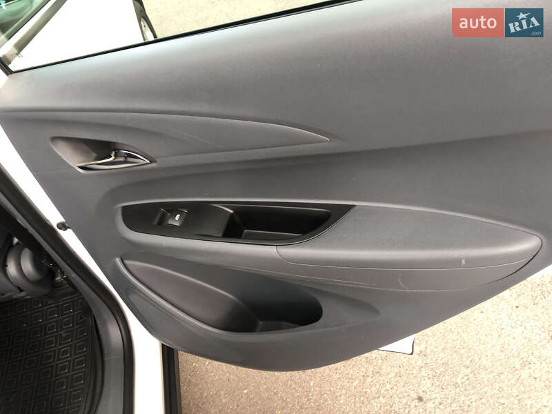 Хетчбек Chevrolet Bolt EV 2017 в Харкові