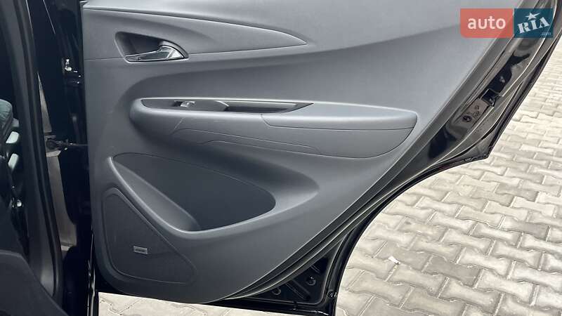 Хетчбек Chevrolet Bolt EV 2018 в Вишневому