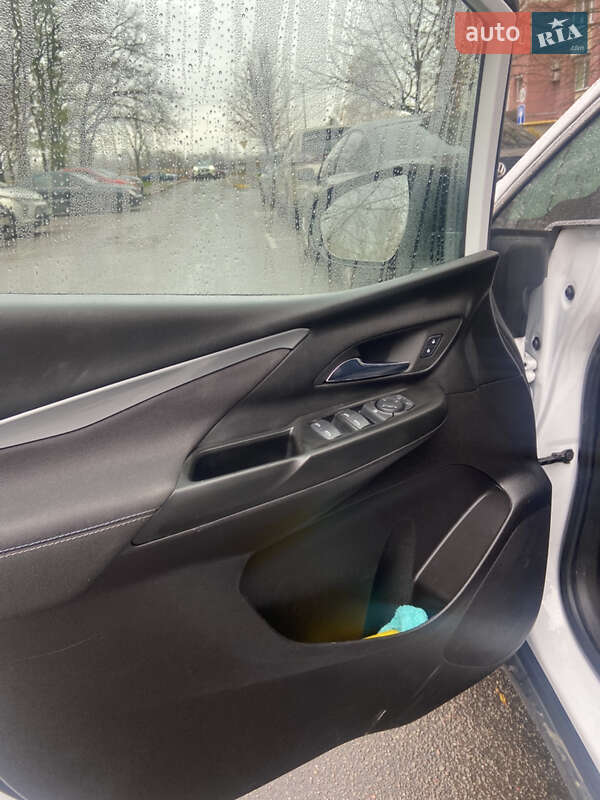 Хетчбек Chevrolet Bolt EV 2023 в Києві фото 19 Хетчбек Chevrolet Bolt EV 2023 в Києві