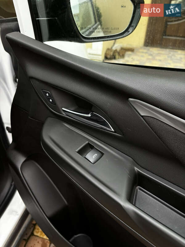 Хэтчбек Chevrolet Bolt EV 2023 в Киеве